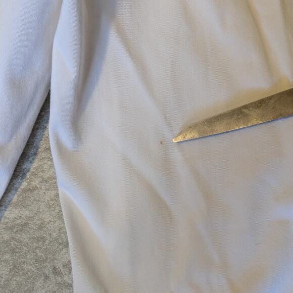 Chicos Womens 32x21 Capris Straight Leg White Button Size 1 Summer Golf Pant - Picture 9 of 9